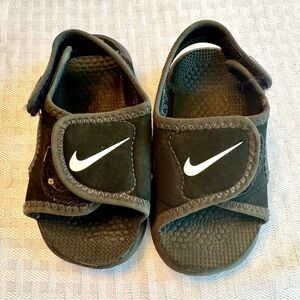 Nike Toddler Velcro‎ Sandals Size 5 | Black Sport Slides Pool Beach Shoes